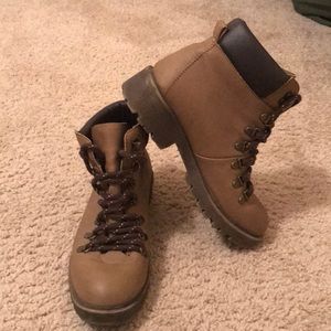 Super Cute Tan Boots Size 6.5
